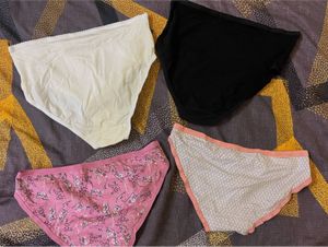 YOUSTA SET OF 4