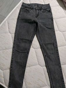 Straight Fit Skinny Jeans For Women