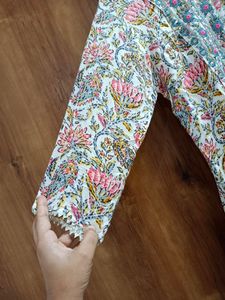 Floral Kurti 🤍
