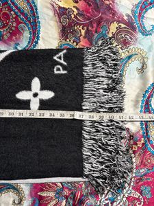 Louis Vuitton Black/White Amazingly Soft😍