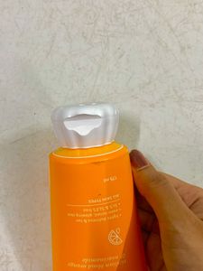 Vitamin C+E Super Bright Gel Face Wash