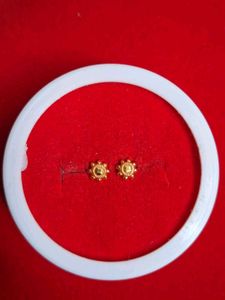 Beautiful New Flower 🌼 Desine Studs Gold