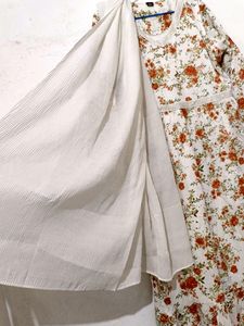 New White Floral Print Kurti And Dupatta 👗🍊