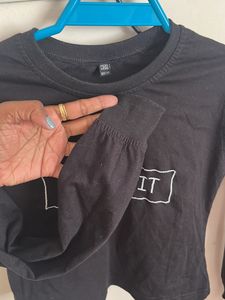 Black Full Sleeves Crop Top