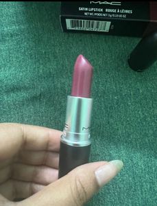 MAC Satin Lipstick &#34;Amorous 801&#34;