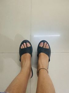 DressBerry Black Shimmer Wedges