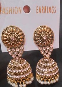 Elegant jhumka piece with white kundan work