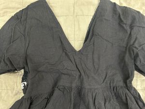 Elegant Black V-Neck Top