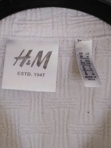 H&amp;M T-shirt