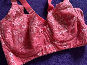 Pretty in Pink Lace Bra🩷