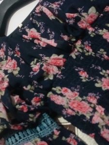 Floral Print Top ✨