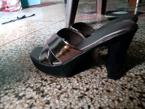 Stylish Silver Criss-Cross Slides