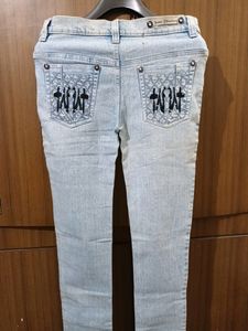 3 Jeans Rs 100 each