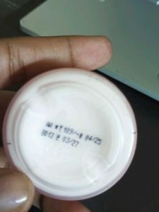 Pond&#39;s Bright Beauty Cream