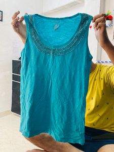 Women&#39;s Tank Top Bundle - Size M&amp;L