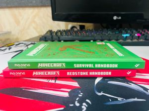 Minecraft Handbooks Official Mojang licensed(2 Boo