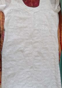 White Embroidered chikankari Kurta