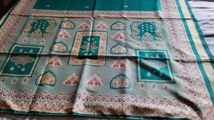 beautiful dark green sari without blouse