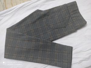 price dropped!! Women black &amp; White checked trouse
