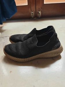 Skechers slip on shoes