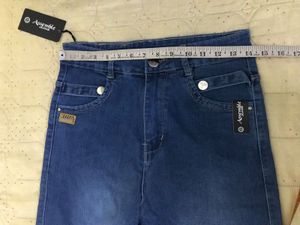 New jeans Waist 28-30(stretchy)