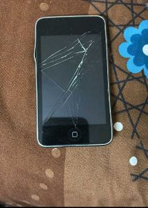 iPod Touch - Cracked Screen