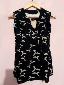 Chic Bird Print Sleeveless Top