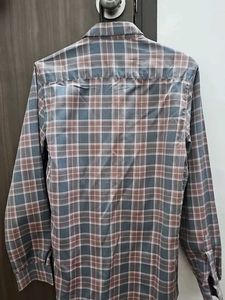 Men&#39;s Plaid Button-Down Shirt