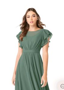 Elegant Green Maxi Dress. fir my lovely lady.