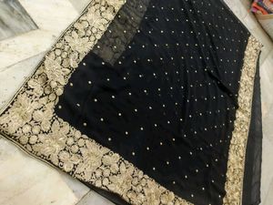 Black Saree 🖤..With Beautiful Border 🔥