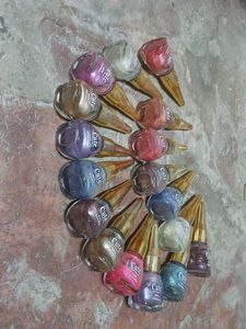 Cute Nail Enamel Set of 17 bottle