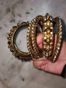 Sparkling Gold Bridal Bangles Set