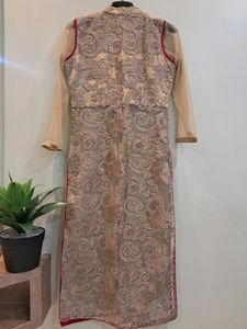 Women&#39;s fancy kurti