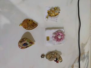 Party Wear Saree Pins
