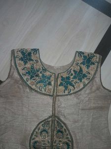 Embroidered Sleeveless Kurti