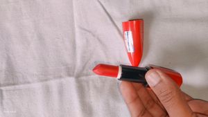Seven Seas Pro Beauty Red Lipstick