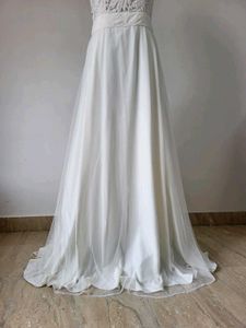 Elegant White Lace Wedding Dress
