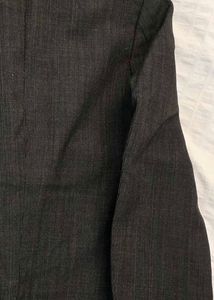 Classic Blazer - Versatile Style