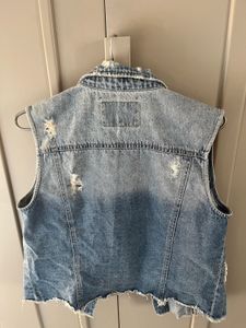 Distressed, Street Style Gillet