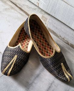 MANYAVAR (BRANDED) Ethnic Desi Mojaris For Men