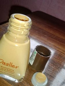 Dazller Moisturizing Liquid Foundation With Sunscreen(HONEY R32)