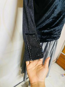 Black colour, stylish, full sleeve top skirt