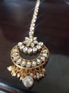 Beautiful Kundan Work Maang Tika