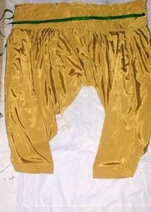 Silk Suits Goldan