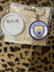 Manchester City Batch &amp; Keychain Set