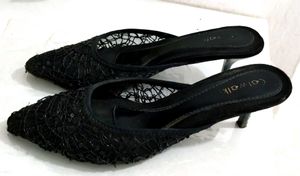Catwalk Black Embellished Woven Design Pumps