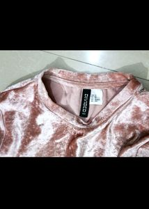 Divided By H&amp;M Womens Peach Velvet Crop Top