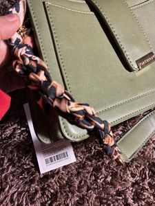 Chic Green Crossbody Bag