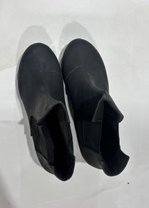 Completely New Black ankle Boots