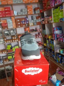 Stylish Grey Swistar Sneakers